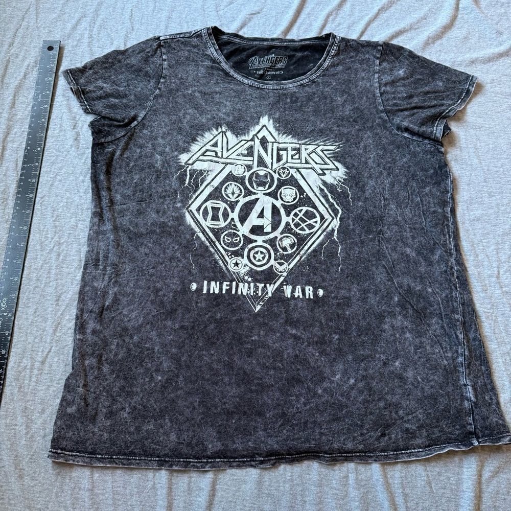 Sz Large Dark Grey Distressed Band Tee featuring Marvel’s Avengers Disney
